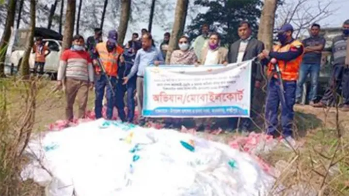 কমলনগরে ৯ লক্ষ১০ হাজার মিটার কারেন্ট জাল জব্দ ৯ জেলে আটক