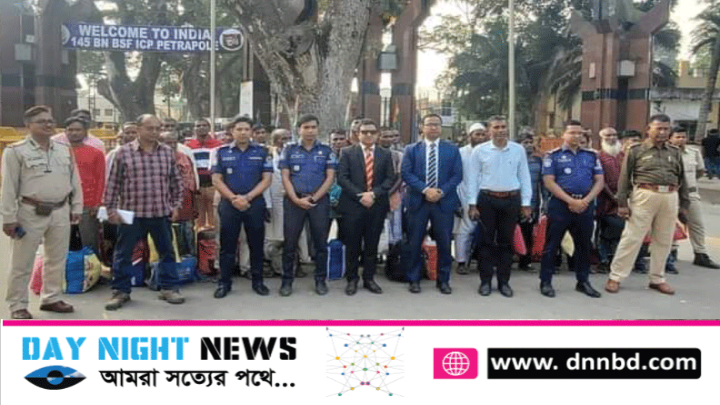 বেনাপোল চেকপোস্ট দিয়ে আরো ২৬ জেলেকে হস্তান্তর