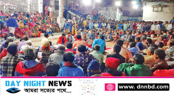 ফুলবাড়ীতে ঐতিহ্যবাহী কবিগানে মাতলেন শ্রোতারা