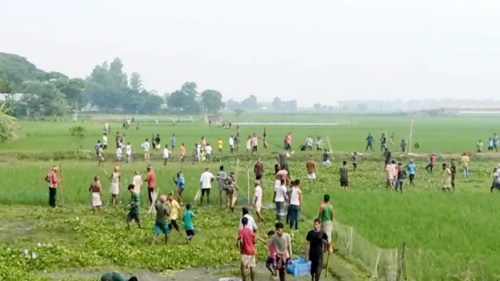 মহেশপুরে ধুড় পাচারকারীদের হামলায় দুই গ্রামবাসি আহত