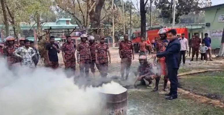 দিনাজপুরের ফুলবাড়ী সোমবার জাতীয়,  দুর্যোগ প্রস্তুতি দিবস পালন করা হয়েছে