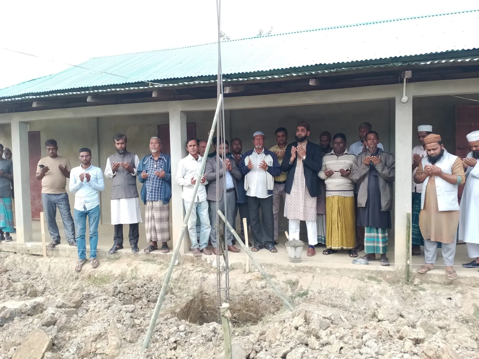 চারিগ্রাম আদর্শ উচ্চ বিদ্যালয়ের, প্রবাসী বিজ্ঞান ভবনের,  ভিত্তি  প্রস্তর স্থাপন